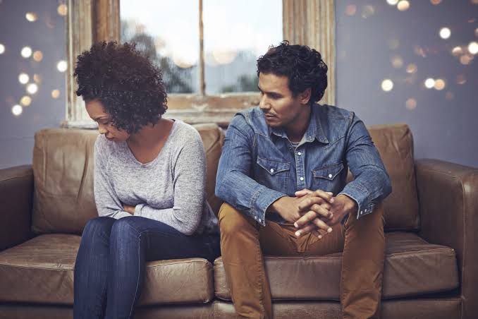 5 Signs to Know if a Lady Likes You